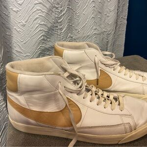 Nike Blazer Premium Mid 1977 High-Tops in Cream and Tan CU6679-100 Men’s size 13